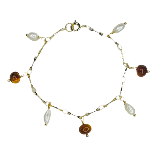 Amber Glint – Baltic Amber & Freshwater Pearl Charm Bracelet
